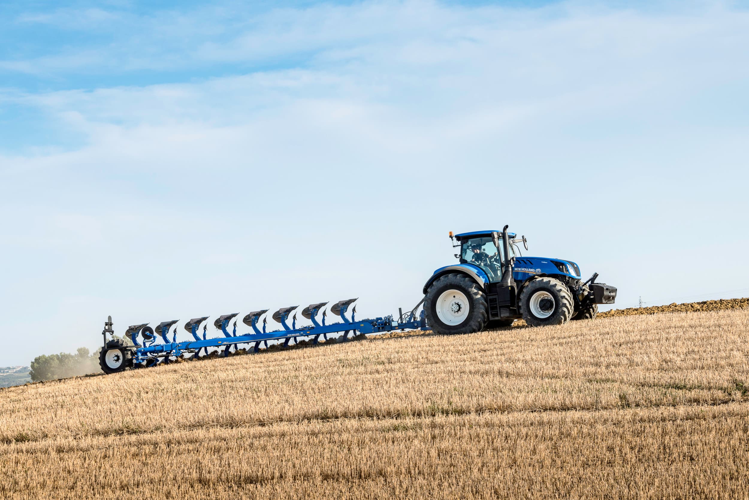 New Holland laat weten te stoppen met de verkoop van ploegen. De Zweedse ploegenfabriek is verkocht. - Foto: New Holland/Emmanuel Bourgois
