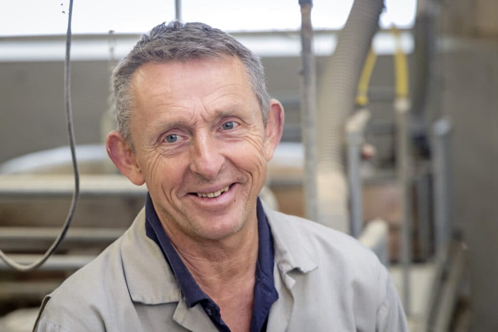 Jan van Mourik (62) is diercoördinator varkens bij de Faculteit Diergeneeskunde van Utrecht Universiteit. Hij is in 1980 begonnen als dierverzorger, sinds 1985 bij de varkens. – Foto’s: Koos Groenewold
