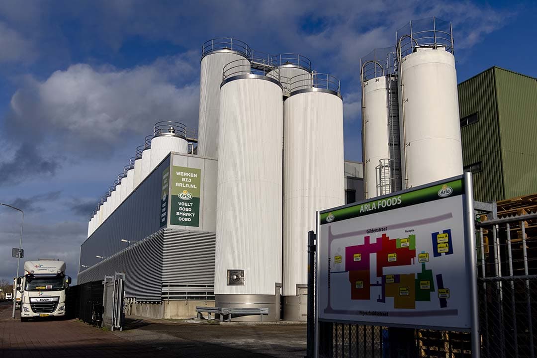 Fabriek Arla Foods in Nijkerk (Gld.). Mageremelkpoeder en karnemelkpoeder zijn producten die Arla al verkoopt via online platform GDT. - Foto: ANP