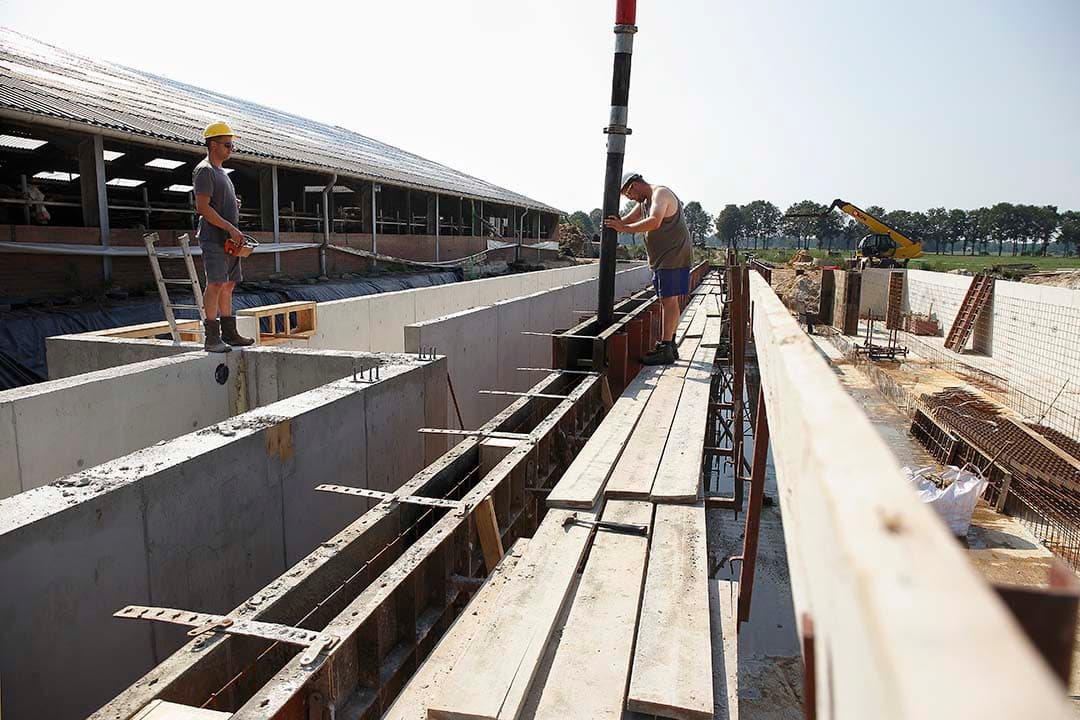 PAS-melders, voornamelijk veehouders, konden tijdens het Programma Aanpak Stikstof zonder vergunning uitbreiden, maar zijn nu illegaal na de afkeuring van het PAS door de Raad van State. - Foto: Hans Prinsen