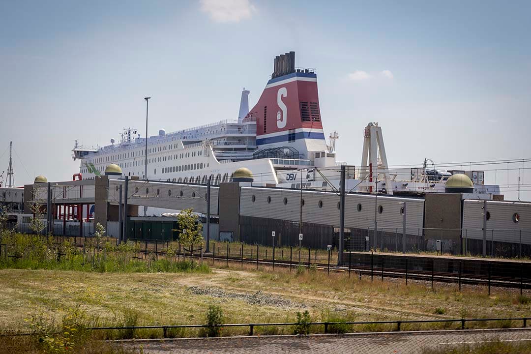 Logistiek dienstverlener Dailyfresh Logistics verzorgt naast het transport van levensmiddelen van en naar het Verenigd Koninkijk ook het administratieve traject. - Foto: Roel Dijkstra