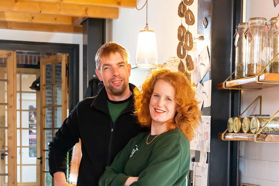 man en vrouw relatie op de boerderij