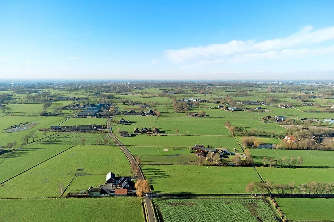 RaboResearch stelt voor om stikstofuitstoot te verminderen door een systeem van verhandelbare stikstofrechten per regio te introduceren, waarbij jaarlijks een benuttingspercentage wordt vastgesteld. - Foto: Herbert Wiggerman