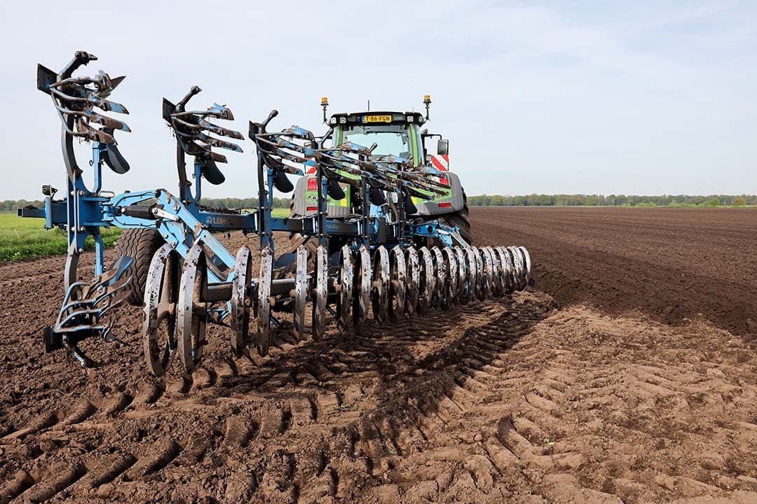 Ploegen met de Lemken Juwel 8i-ploeg. - Foto: Bert Jansen