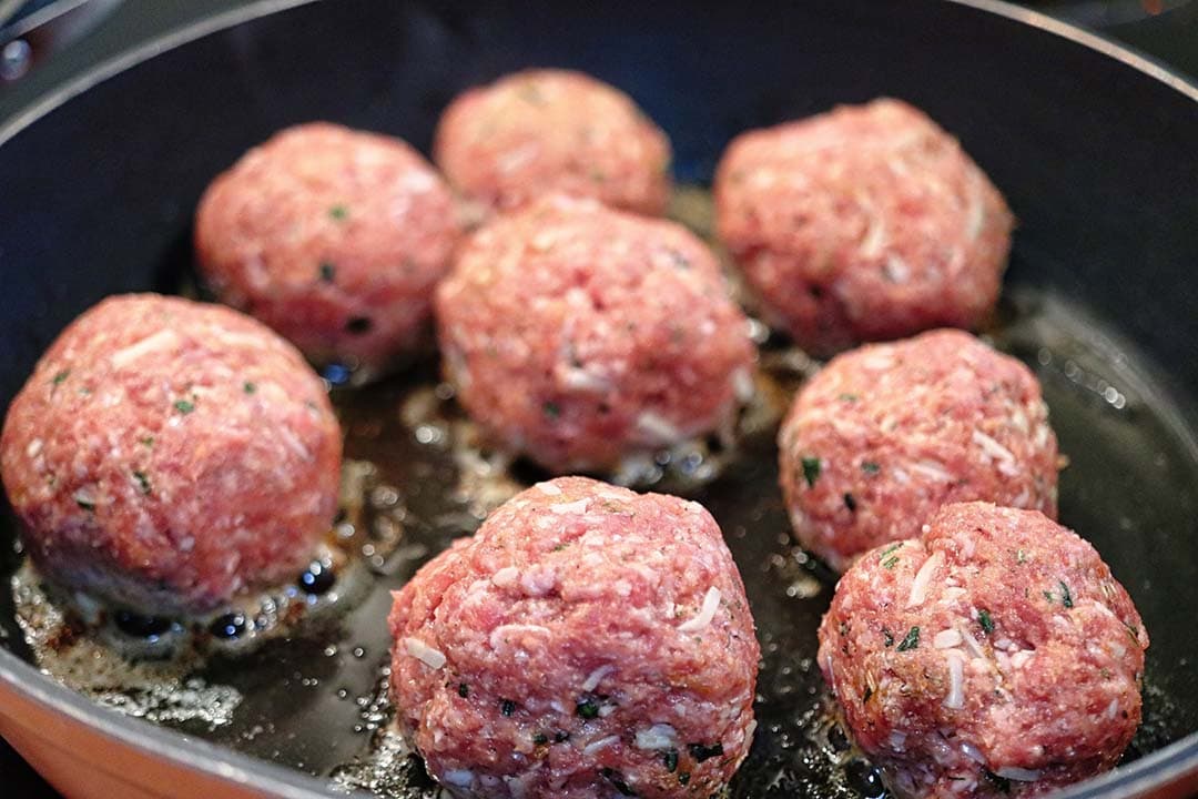 De gemiddelde burger beschouwt de veganistische variant als een gehaktbal, dus is het ook gemaksvoeding, aldus het gerechtshof Den Haag. – Foto: Canva