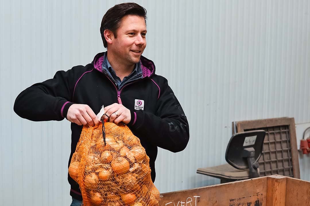 Evert van Crombrugge is de Belgische vertegenwoordiger van De Groot en Slot. Hij hoopt dat de uien uit België zo goed zijn als die uit Nederland.