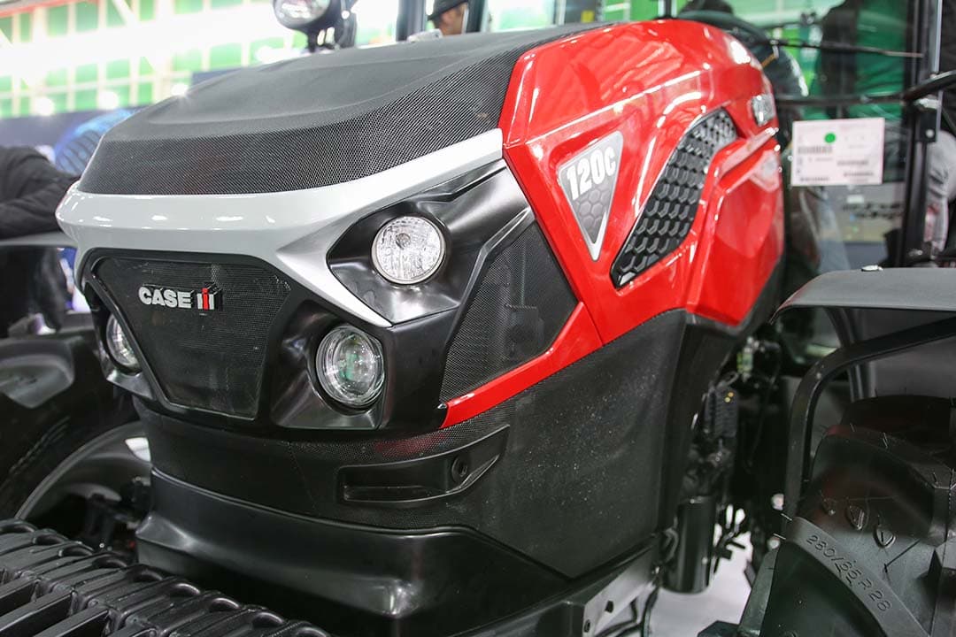 Dit is de nieuwe neus van trekkers Farmall A en Farmall C van Case IH. Machinefabrikant Türk Traktör in Turkije bouwt de trekkerseries. Als deze series naar Nederland komen, is de kans groot dat deze in het Italiaanse Jesi gebouwd gaan worden. - Foto's: Bas van Hattum