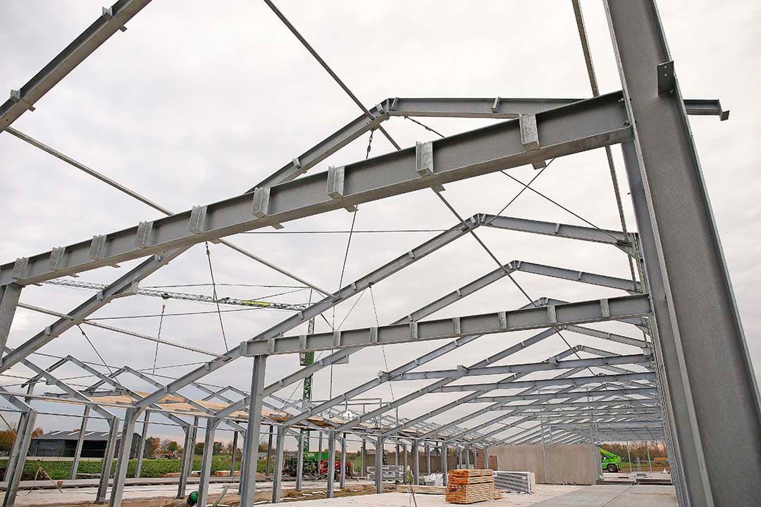 Op dit moment wordt er niet of nauwelijks gebouwd op basis van recent afgegeven vergunningen. Er lopen slechts enkele projecten. De vergunningen zijn in veel gevallen al wat langer geleden verleend.  - Foto: Hans Prinsen