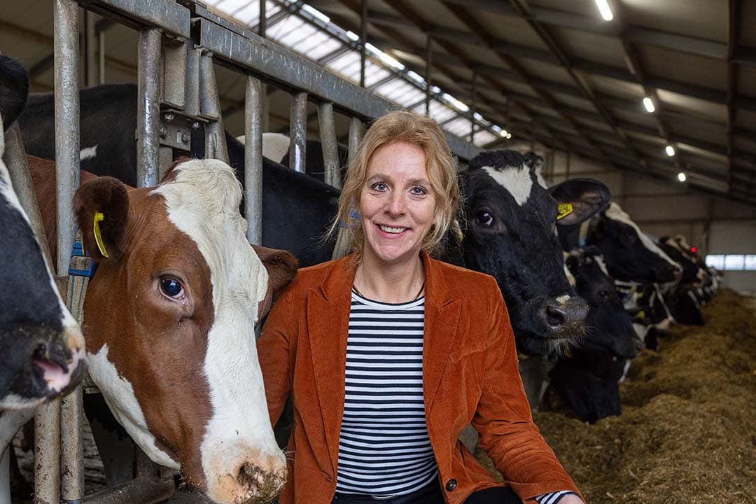 Caroline Huetink (47), programmamananger diergezondheid & dierenwelzijn bij ZuivelNL. - Foto's: Peter Roek