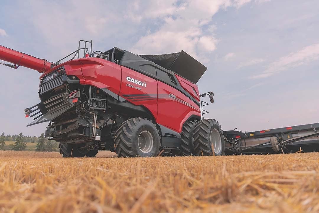 Case IH presenteert de nieuwe AF11-maaidroser. AF is de afkorting voor Axial Flow, het dors-concept dat Case IH jarenlang met één rotor op de markt bracht. Tot nu: de AF11 is namelijk uitgerust met een dubbele rotor. - Foto's: Case IH