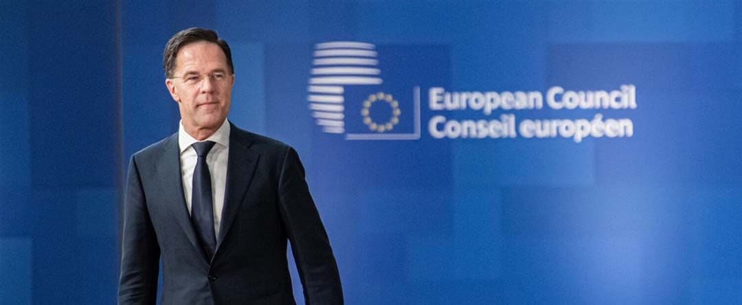 Foto: Demissionair premier Mark Rutte arriveert voor een ingelaste EU-top over de nieuwe begroting. Tijdens de top werd ook over landbouwproblemen gepraat. - ANP/ JONAS ROOSENS