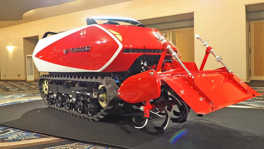 Yanmar presenteerde een prototype van de e-X1 elektrische veldrobot. Bedoeld voor onder meer grondbewerking, sneeuwruimen en grasmaaien. - Foto: Yanmar Group