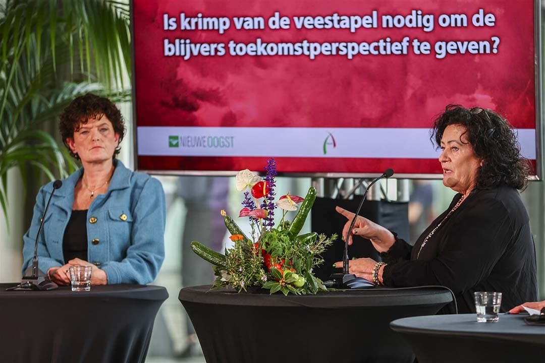 Sieta van Keimpema van BVNL (l) en Caroline van der Plas van BBB tijdens "Het Jonge Boeren Verkiezingsdebat 2023", november vorig jaar. - Foto: ANP