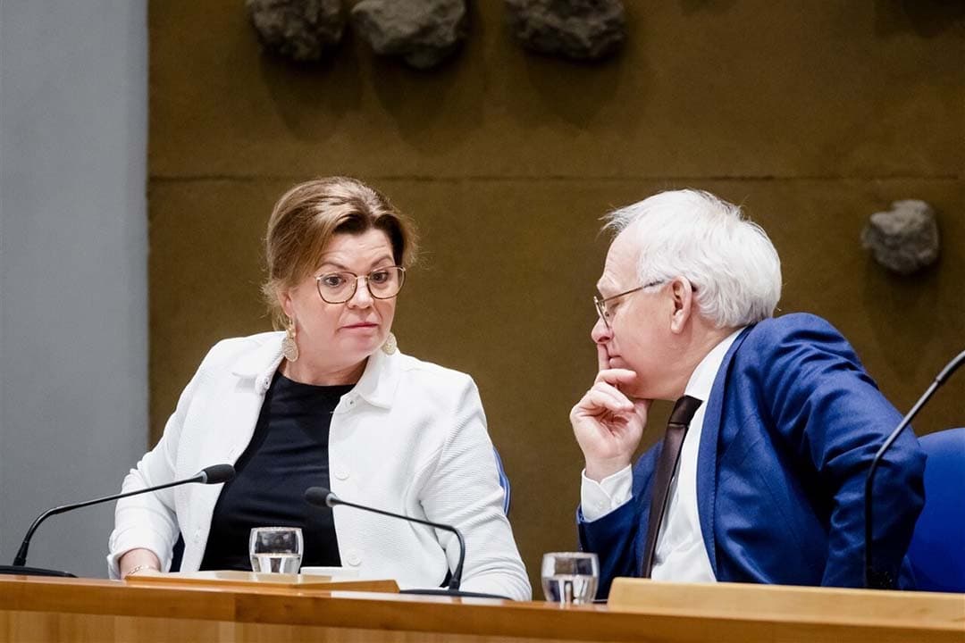 Adema en van der Wal: als je het op de man af vraagt, hebben die twee een uitstekend contact. Maar als je de oren te luister legt in de omgeving van de bewindslieden, komen er toch wat andere signalen voorbij. – Foto: ANP