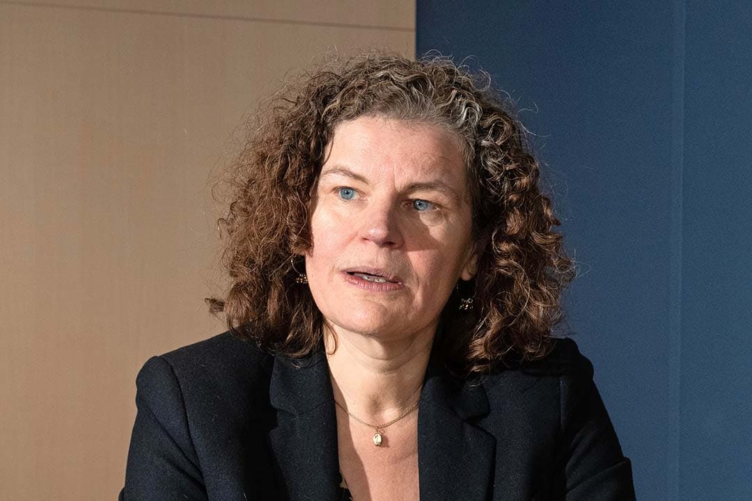 Royal GD voert veterinair praktijkonderzoek uit in opdracht van pluimveekoepel Avined en doet daarnaast ook ander onderzoek voor de pluimveehouderij in Nederland. Manager pluimveeonderzoek Marieke Augustijn vertelt over nut en noodzaak. - Foto's: Ronald Hissink