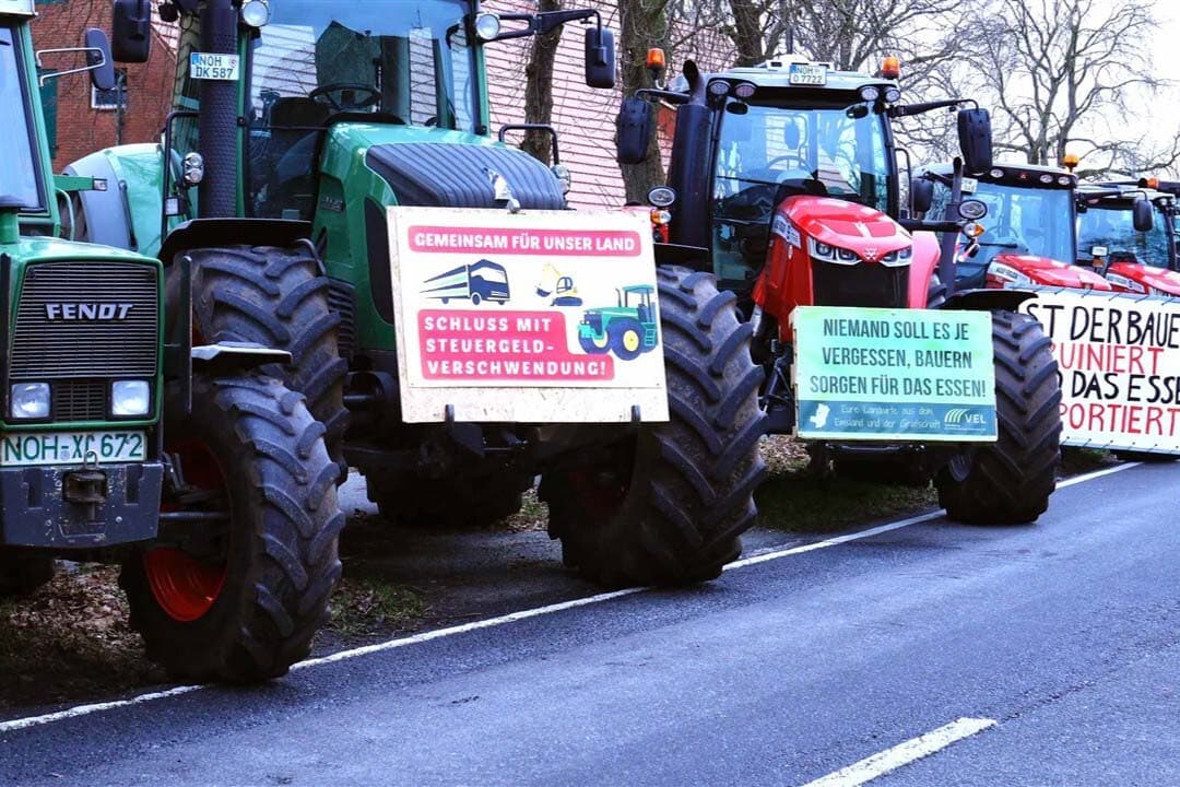 Farmers Defence Force (FDF) bepleit dat Nederlandse boeren, geïnspireerd door Duitse succes, opnieuw de weg op moeten met trekkers om een duidelijk signaal aan beleidsmakers te geven. - Foto: ANP