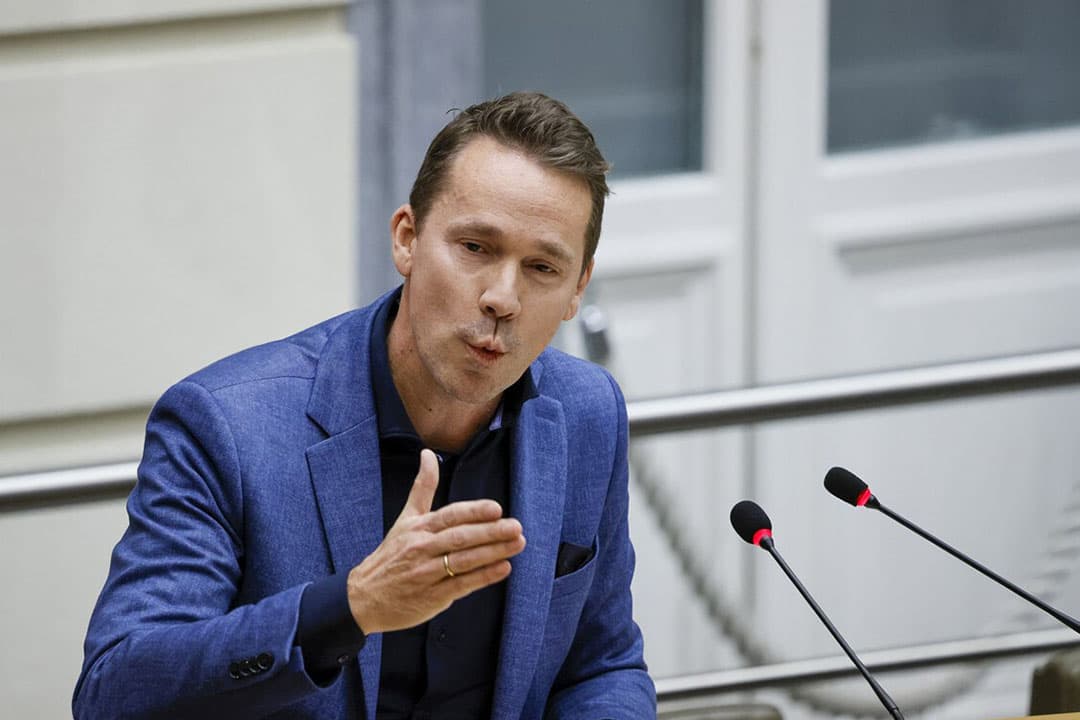 De Vlaamse landbouwminister Jo Brouns profileert zich als iemand die naast de boeren staat. - Foto: ANP