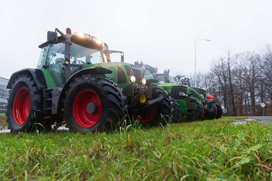 Protesterende boeren langs wegen in de Achterhoek. - Foto: Michiel Eberwijn