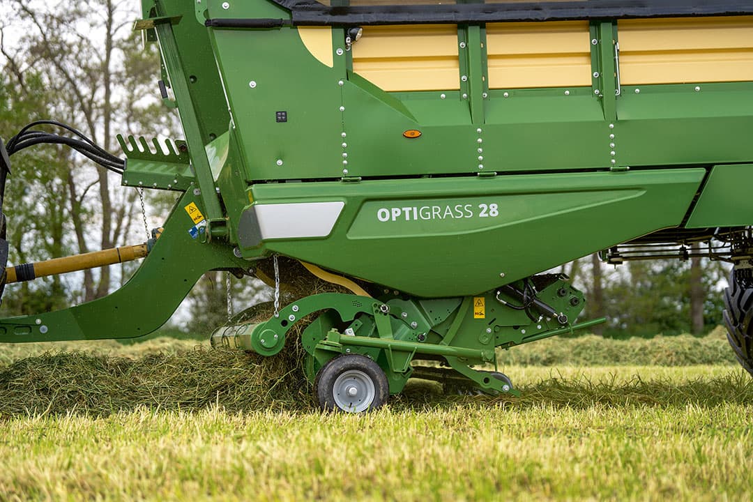 De nieuwe opraap- en doseerwagens RX en ZX van Krone zijn uit te rusten met een snijrotor die het gras snijdt op 28 mm. - Foto's: Krone