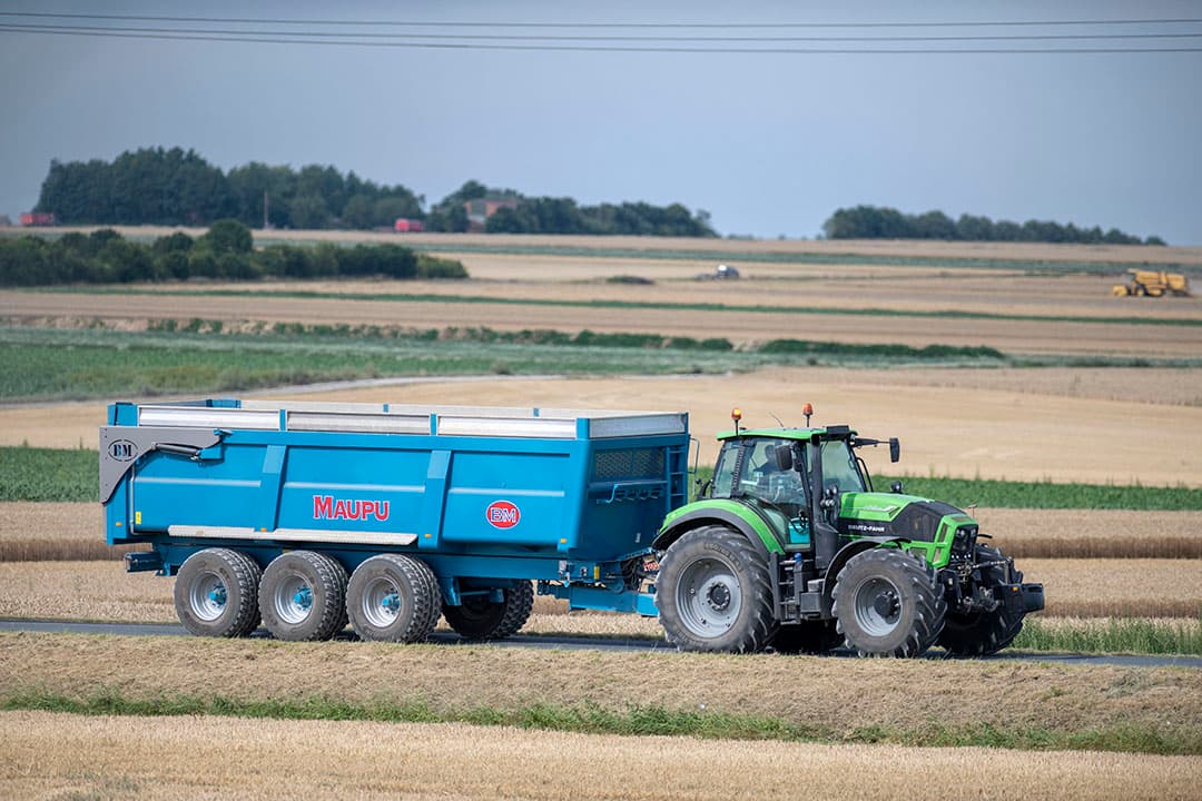 Graanoogst in Frankrijk. Europese Commissie kijkt naar plannen om boereninkomen te ondersteunen. - Foto: Mark Pasveer