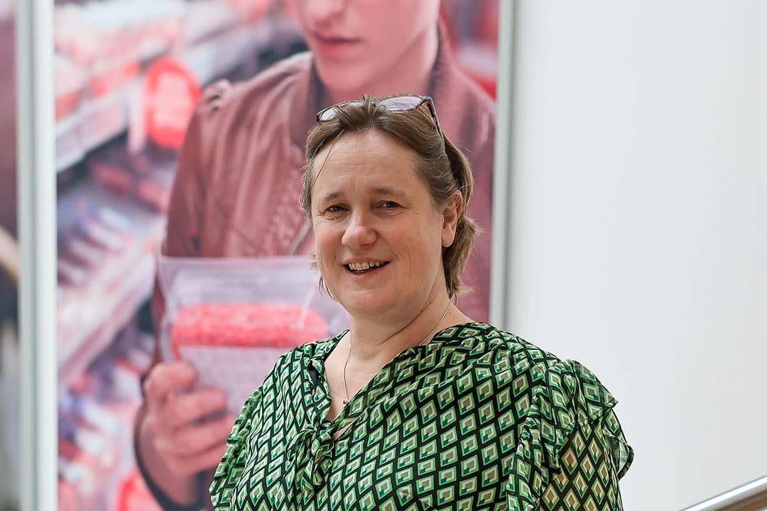 Manon Houben (52) maakte de overstap van Royal GD naar Van Loon Group, waar ze programmamanager ketenconcepten is bij Best Star Meat. - Foto: Bert Jansen