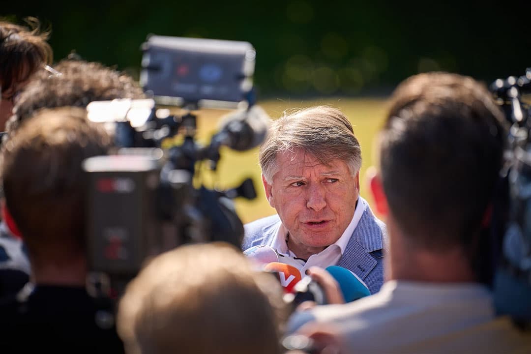Sjaak van der Tak, voorzitter LTO Nederland, komt aan bij het Landbouwoverleg op Villa Ockenburg, de ochtend in juni dit jaar nadat LTO opstapte bij de gesprekken. - Foto: ANP