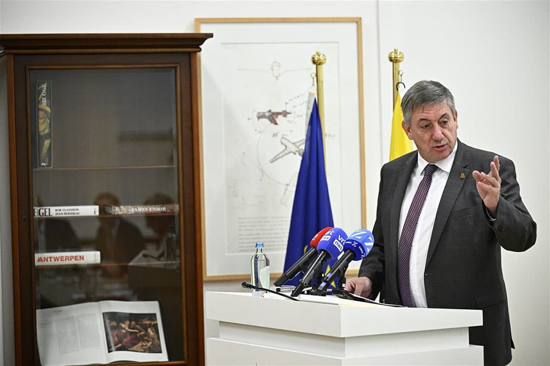 Jan Jambon, premier van Vlaanderen, tijdens de toelichting op het nieuwe stikstofbeleid. - Foto: ANP