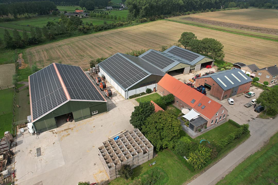 In de afgelopen jaren hebben veel agrarische ondernemers geïnvesteerd in een eigen energieopwekking, vooral met zonnepanelen.  - Foto's: Mijn Zonneveld
