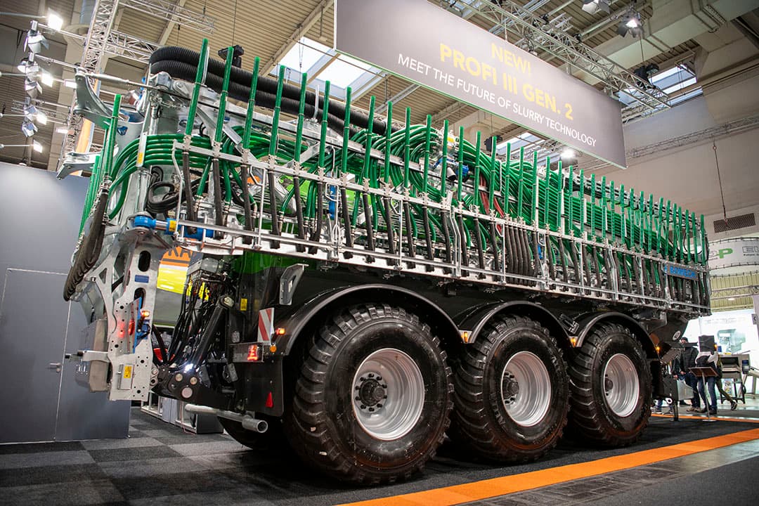 De Nederlandse machinefabrikant Kaweco toont de drie-assige mesttank Profi III Gen.2 met zelfaanzuigende centrifugaalpomp op Agritechnica 2023. In de tweede helft van 2024 levert Kaweco ook een twee-assige mesttank. - Foto's: Mark Pasveer