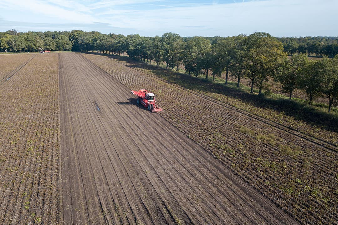 Vergaderboer: "Politici pleiten voor productiebeperking en biologische landbouw, ondanks wereldwijde honger en bewijs van significant productieverlies." - Foto: Peter Roek