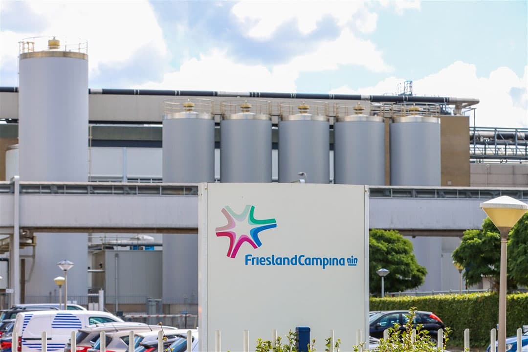 Locatie FrieslandCampina in Leeuwarden (Fr.). Columnist Vergaderboer: "Kun je een boer nog wel aanspreken op zijn vermogen een internationale onderneming te doorgronden en besturen?" - Foto: ANP