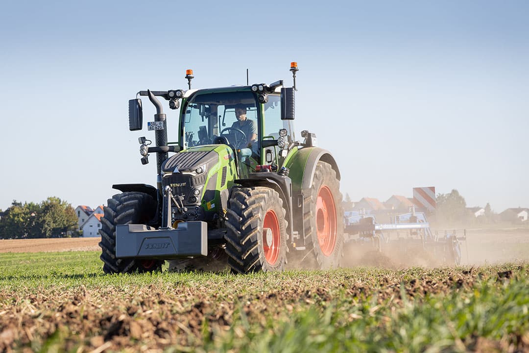 De nieuwe 600 Vario-serie gaat in de zomer van 2024 in productie. De serie bestaat uit vier modellen van 150 tot 210 pk. Er ligt een nieuwe viercilinder motor in, een Agco Power. Die werkt met een laag motortoerental. - Foto's: Bob Karsten