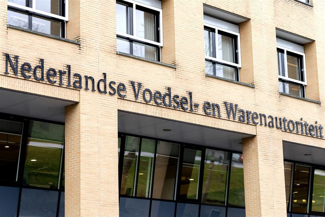 De NVWA trof op een boerderij een illegale slachterij voor vermoedelijk schapen aan. - Foto: ANP / Hollandse Hoogte / Sander Koning