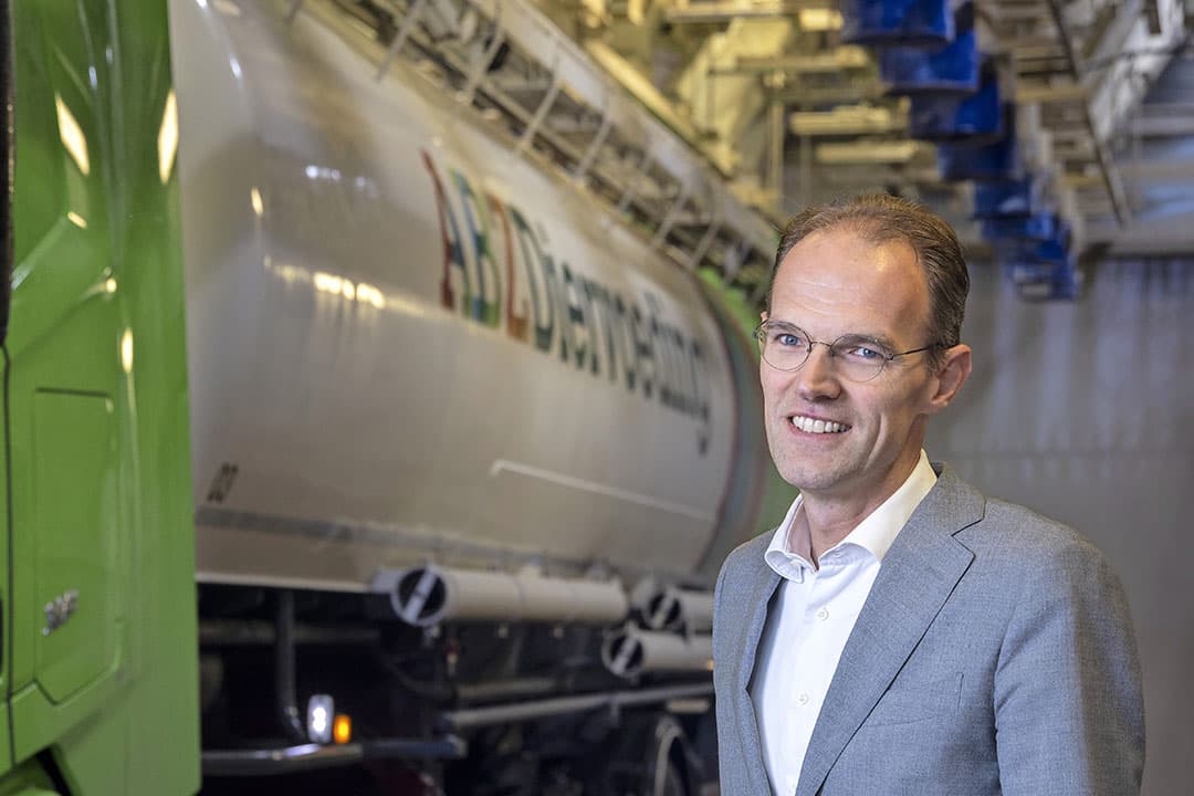 Marcel Roordink (48) is algemeen directeur van ABZ De Samenwerking. De voercoöperatie realiseerde in 2022 een omzet van €440 miljoen en een mengvoerafzet van 815.000 ton. Dat is een stijging van 8% ten opzichte van een jaar eerder. De omzet van de Valk Wekerom kwam in 2022 uit op €128 miljoen. Het volume mengvoer bleef nagenoeg gelijk rond de 255.000 ton. - Foto: Koos Groenewold