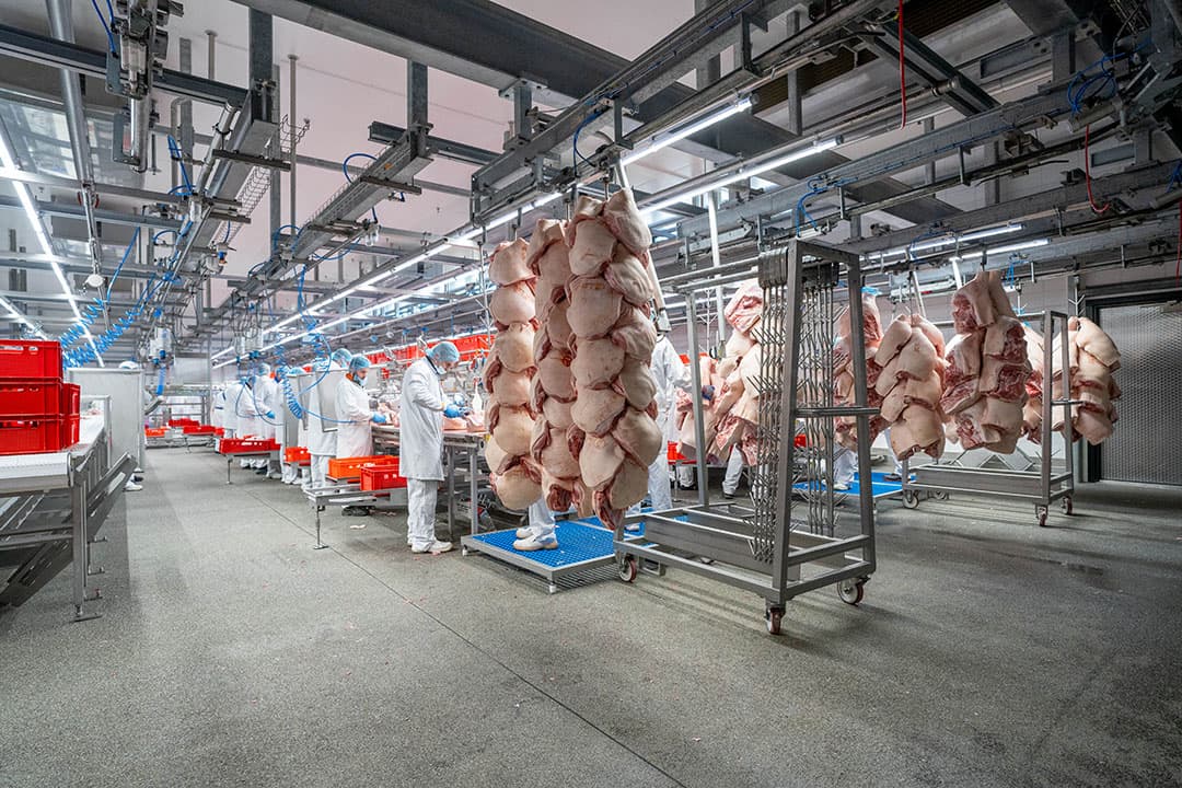 Vlees in het been verkopen is niet meer noodzakelijk. Er is sinds de verbouwing 100% uitbeencapaciteit.