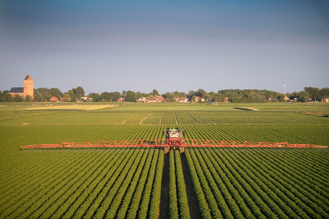 Spujuridische fiscale vragen boerderijitsporen horen bij de subsidiabele oppervlakte. - Foto: Mark Pasveer