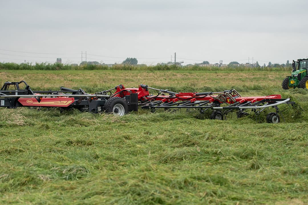 Met 13,4 meter zit Vicon in een belangrijk segment van de schuddermarkt. De 13-meter markt is namelijk een populair segment. De Fanex 1344 C behaalt de werkbreedte met twaalf rotoren met elk een diameter van 1,50 meter.