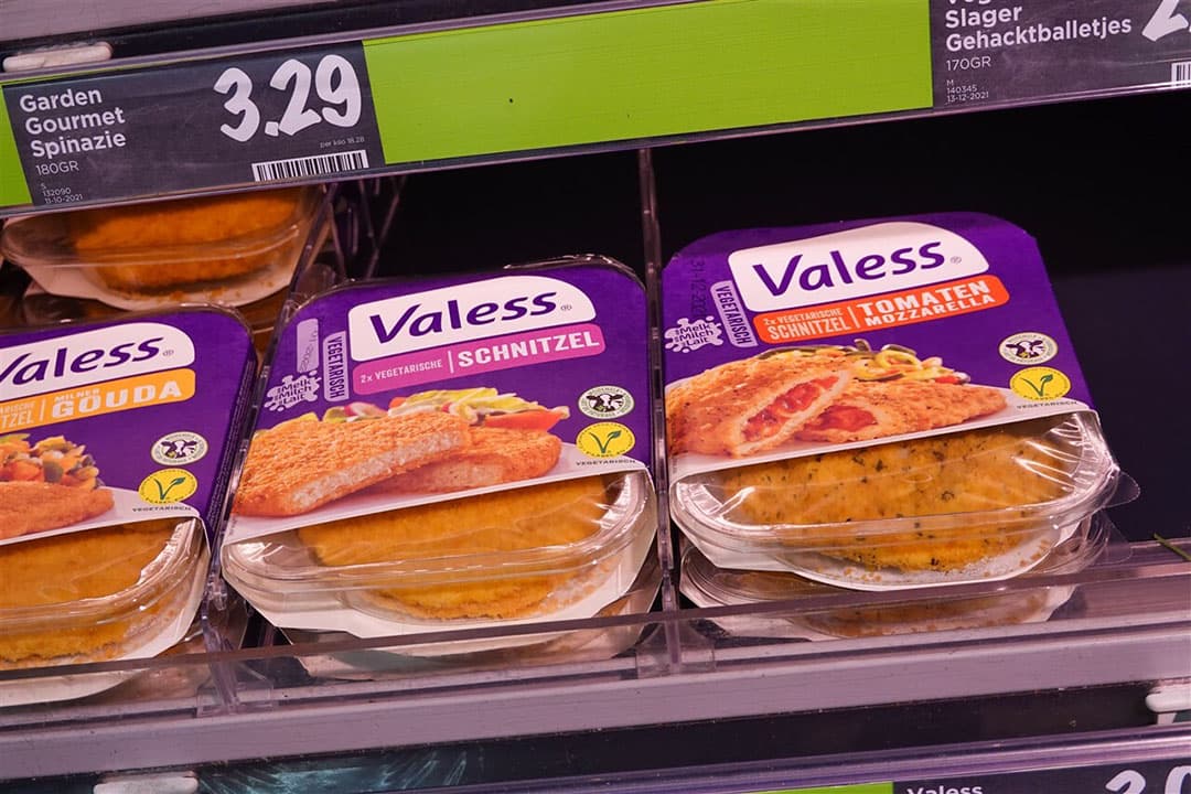 In Nederland, België en Duitsland worden vleesvervangers van FrieslandCampina onder de naam Valess verkocht. In het Verenigd Koninkrijk wordt dat Tender’lish.  - Foto: ANP