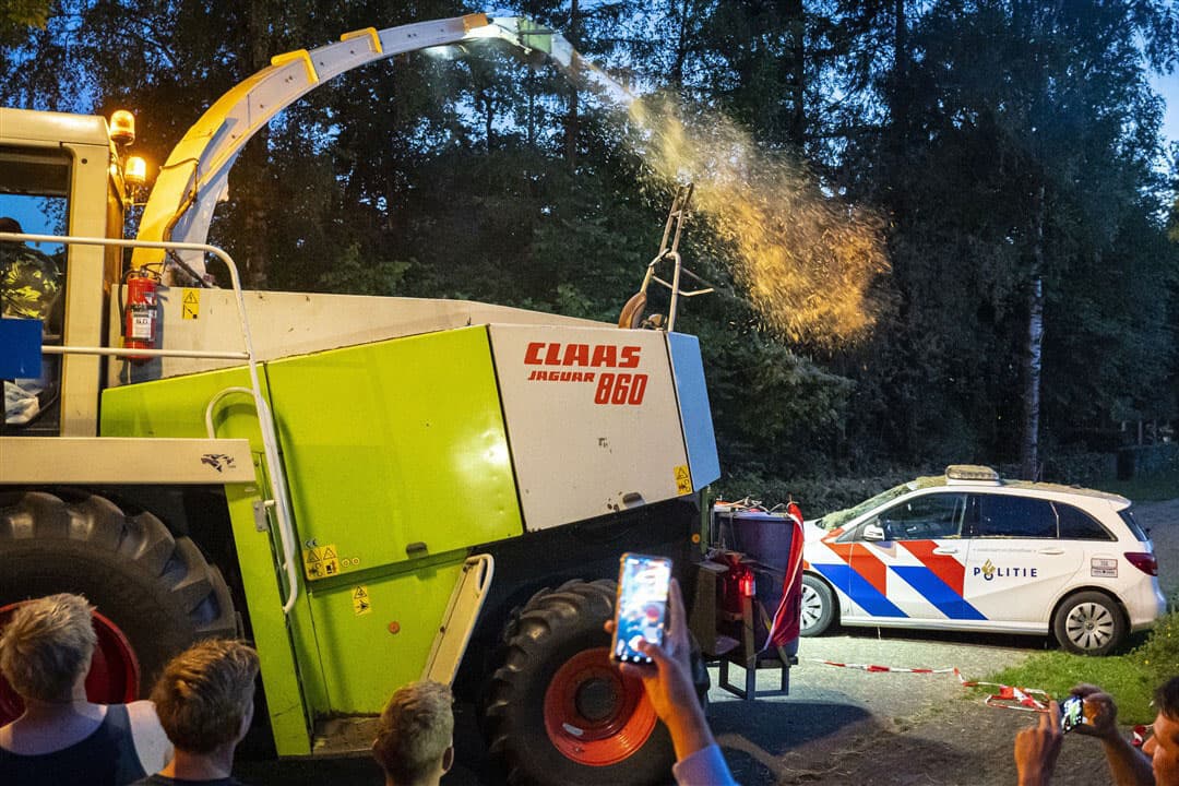 Boeren voerden eind juni 2022 actie tegen het stikstofbeleid bij het huis van demissionair minister Christianne van der Wal. Dit voorjaar zijn straffen opgelegd, onder meer voor het beschadigen van een politieauto. - Foto: ANP