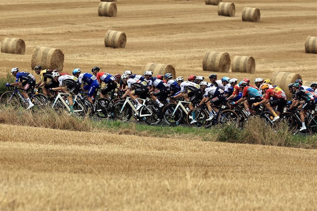 Hoe de energie van Tour de France wielrenners vergelijkbaar is met de kracht van onze landbouwgrond. - Foto: ANP
