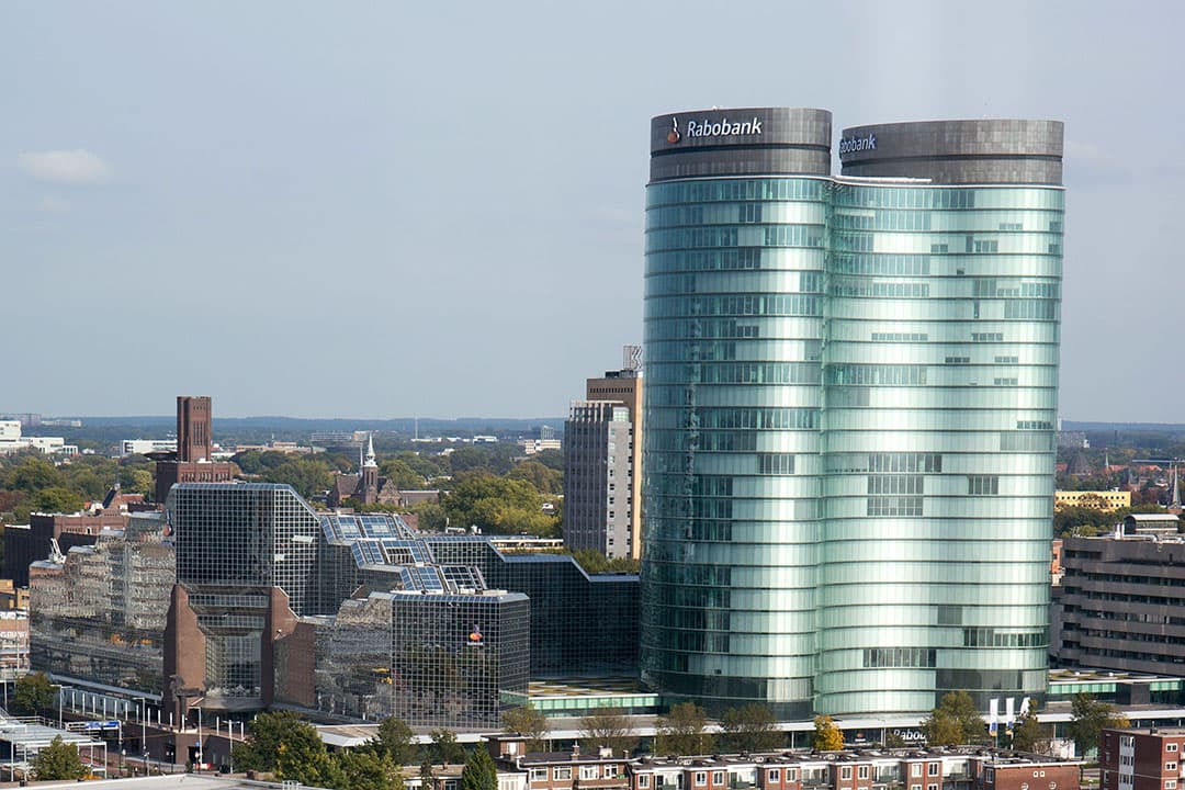 Met een halfjaarwinst van € 2,5 miljard heeft het nieuwe boegbeeld Alex Datema (Rabobank) ruimte om echt te investeren in een duurzame landbouwtoekomst. - Foto: Misset