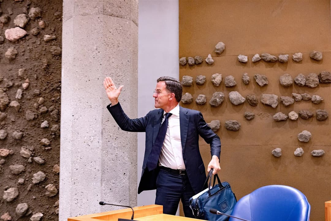 Demissionair premier Mark Rutte in debat met de Tweede Kamer over de val van het kabinet. - Foto: ANP