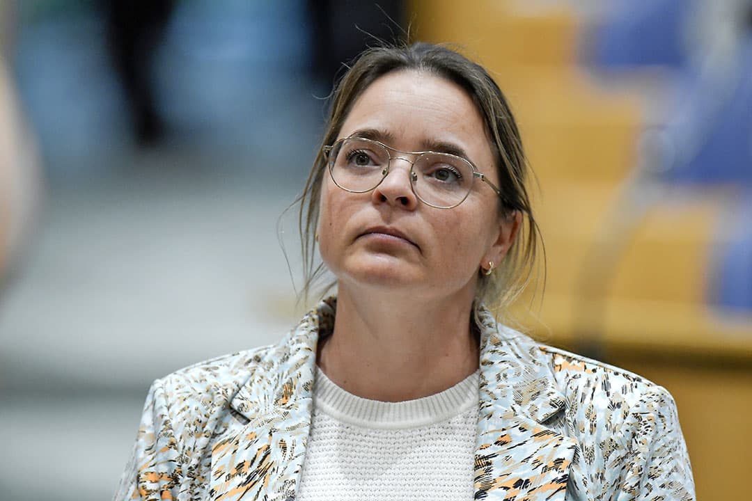 CDA-Tweede Kamerlid Eline Vedder schuift zowel verbaal als in lichaamstaal niet onder stoelen of banken dat ze geen voorstander is van politieke kinnesinne. - Foto: ANP