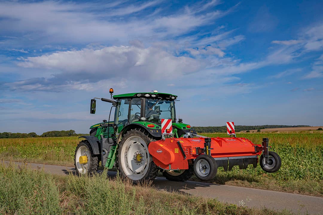 Dat Kuhn met loofklapper BFP 320 op de markt komt, is enigszins opmerkelijk. De loofklappermarkt is namelijk stevig in handen van aardappelspecialisten als Grimme, AVR, Dewulf en Ropa. - Foto: Kuhn