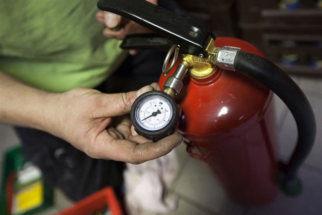 De jaarlijkse brandveiligheidskeuring moet de bewustwording van brandgevaar bij veehouders vergroten. - Foto: ANP