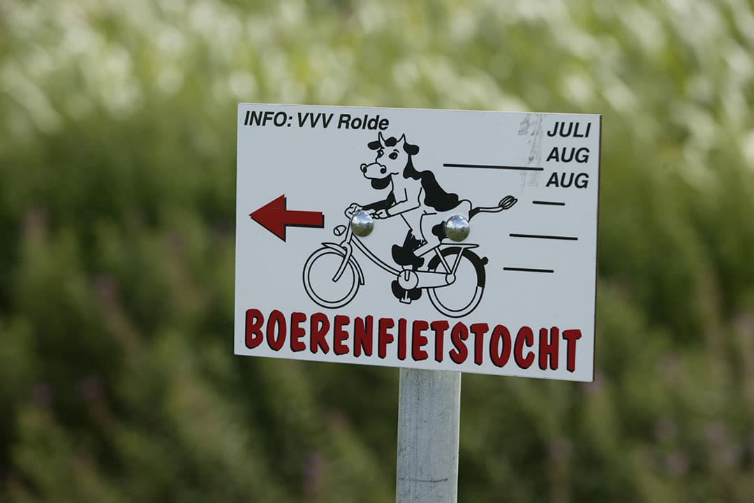 Op de foto een variant op de fietstocht van Vergaderboer, de Boerenfietstocht langs agrarische bedrijven in het Drentse Rolde. - Foto: Jan Willem Schouten