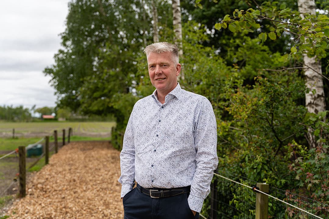 Eric Douma is bestuurder van LTO en betrokken bij de campagne om mensen te trekken om te werken op agrarische bedrijven. Hij is ook varkenshouder. - Foto: Andrea van Schaik