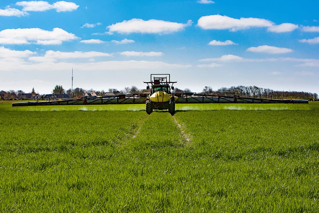 Het RIVM pleitte in 2021 al voor aanscherping van de toelatingseisen voor bestrijdingsmiddelen. - Foto: Ronald Hissink