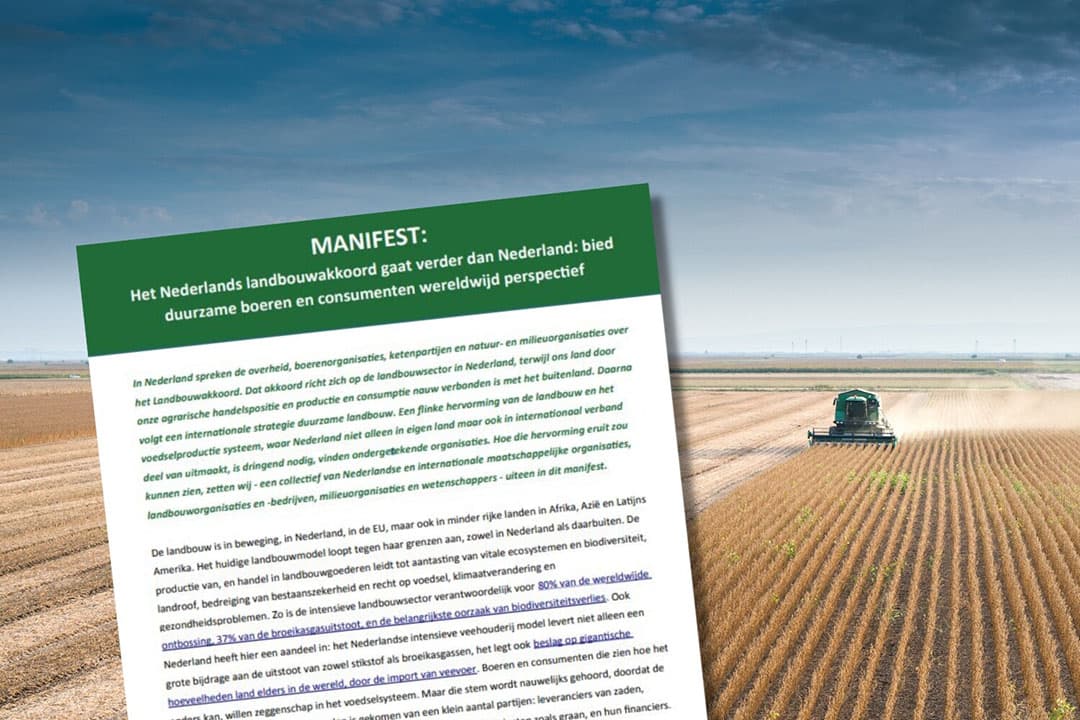 Voorpagina manifest en soja-oogst. Een flinke groep maatschappelijke organisaties wil dat minder veevoer- en biobrandstofgrondstoffen, zoals soja en palmolie, worden ingevoerd. - Foto: cover manifest en Canva, beeldbewerking
