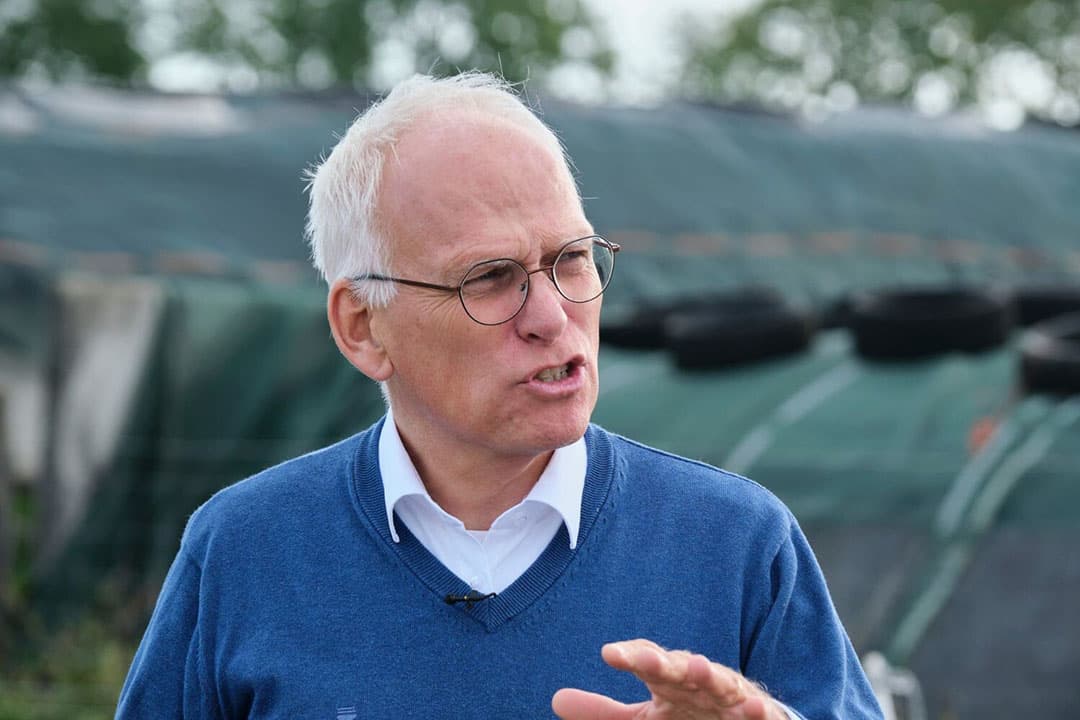 Landbouwminister Piet Adema lijkt voor te sorteren op een “onderhandelingsresultaat zonder handtekening”. - Foto: Roel Dijkstra